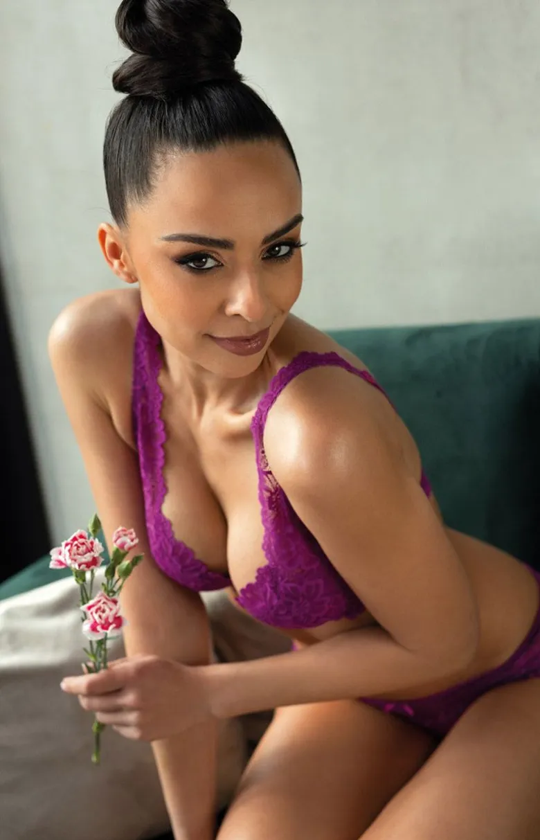 Biustonosz usztywniany fuksja Carmela M-053/22