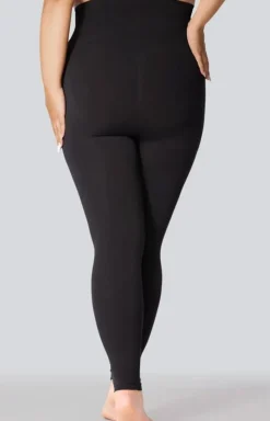 Czarne legginsy damskiez efektem push-up plus size Smoothwear