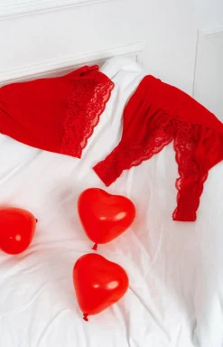 Damskie Italian Fashion Piżamy Damskie|Piżamy Dwuczęściowe - Czerwona piżaa daka z koronką aaria