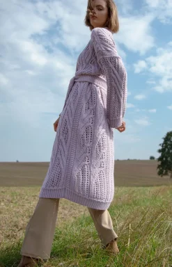 Fobya Moda - Długi ażurowy kardigan z paskiem w kolorze m F1474