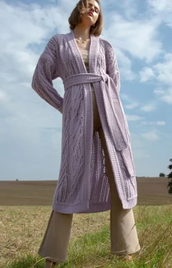 Fobya Moda - Długi ażurowy kardigan z paskiem w kolorze m F1474