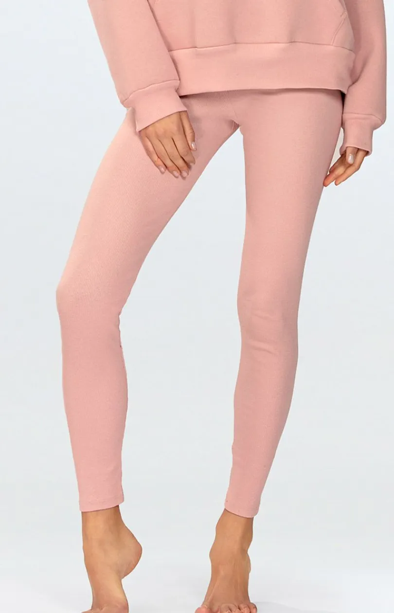 Damskie DKaren Legginsy|Legginsy Damskie - egginy prążkowane dakie pudrowy róż Oeye
