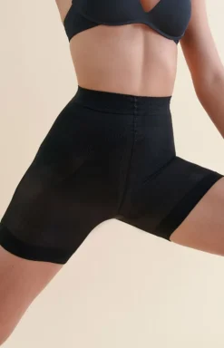 Modelujące szorty summer push-up 987 w kolorze czarnym