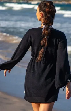 Primo Parea I Sukienki Plażowe - Sukienka kopertowa w stylu boho czarna 215/02