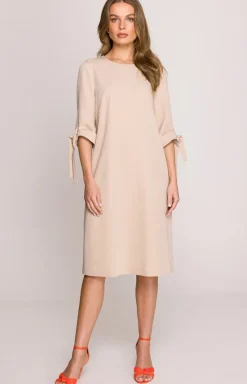 Stylove Moda - Sukienka z wiązanymi rękawami beżowa S393