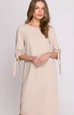 Stylove Moda - Sukienka z wiązanymi rękawami beżowa S393