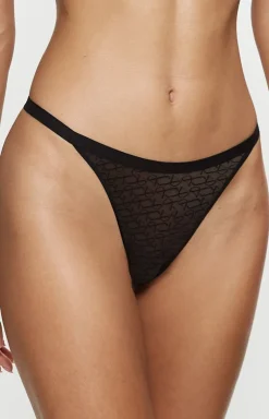 Triumph czarne koronkowe stringi Signature Sheer 10216494