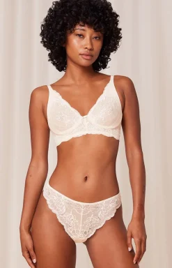 Triumph figi brazylijskie kremowe Amourette Charm Highleg 10218286