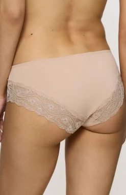 Triumph Lovely Micro Hipsteri beżowe figi damskie 10182555