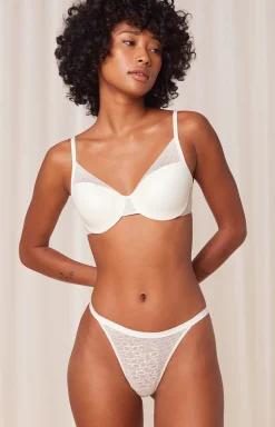 Triumph stringi kremowe Signature Sheer String 10216494